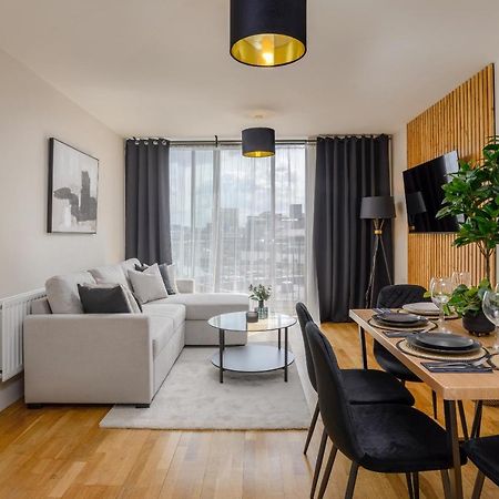 Premium Apartment - Allocated Parking - Great Location 普里茅斯 外观 照片