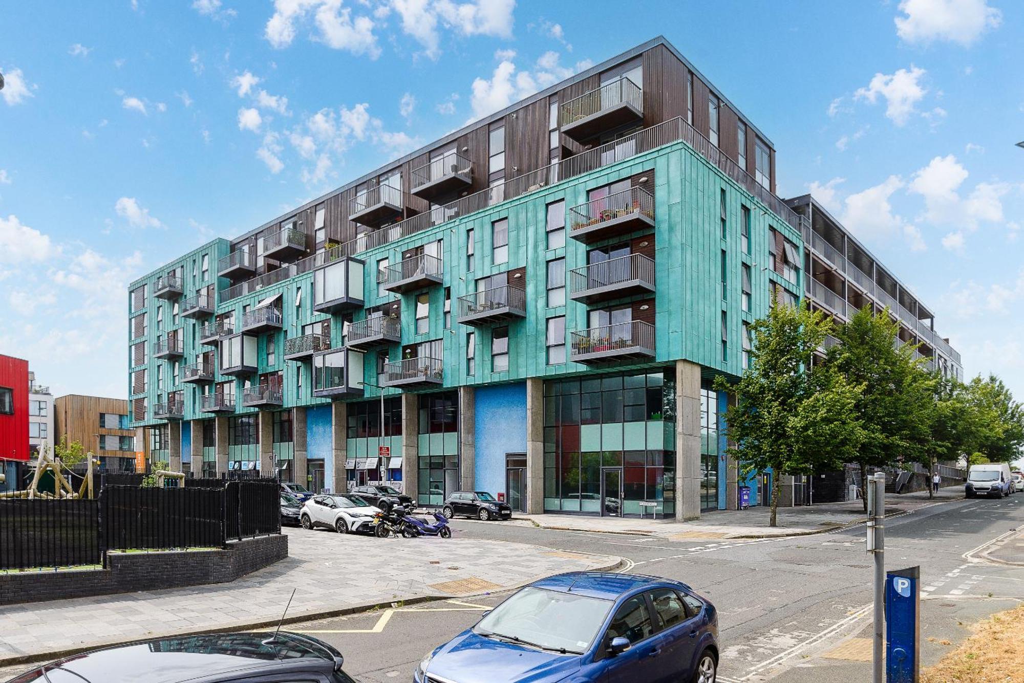 Premium Apartment - Allocated Parking - Great Location 普里茅斯 外观 照片